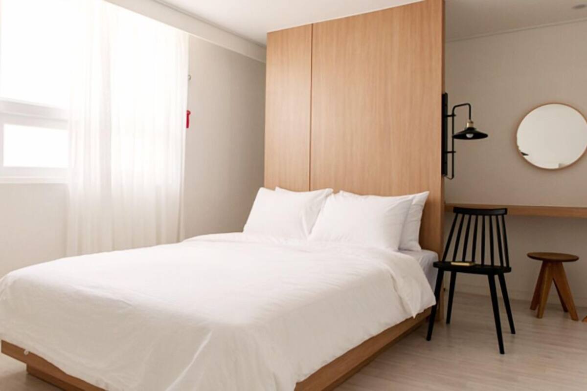 Standard Double Room | Soundproofing, WiFi (free), bed sheets