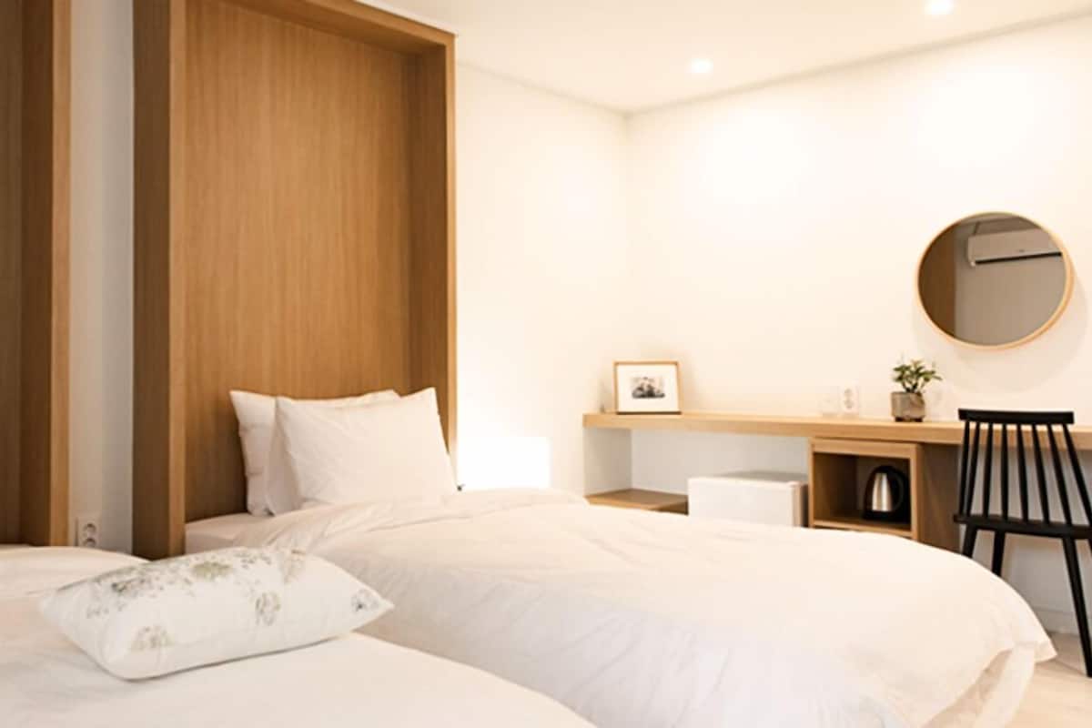 1 bedroom, soundproofing, free wifi, bed sheets