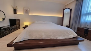 Deluxe Double Korean | Soundproofing, free WiFi, bed sheets - Hotel Kyungsung (Busan)