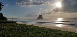 On the beach, white sand, beach bar - Lazuli Resort (San Vicente)