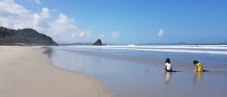 Plage, sable blanc, bar de plage