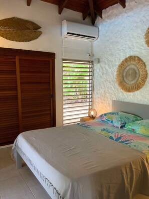 1 chambre, fer et planche à repasser, Wi-Fi, literie fournie