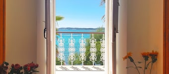 Front de mer Villa Agnes, ancienne maison des capitaines, villa en bord de mer avec piscine privée