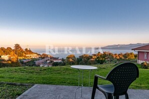 Outdoor dining - Apto Tapia 2 - rural apartment in Luces (Colunga), Northern Spain | 6 guests (San Telmo)