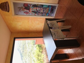 Fridge, microwave, oven, stovetop - Relax apartment at the Turas Village (Magomadas)