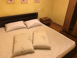 2 chambres, fer et planche à repasser, Wi-Fi, literie fournie