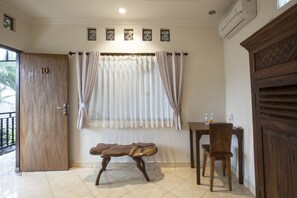 Standard-Doppelzimmer, 1 King-Bett, Raucher | Kostenloses WLAN