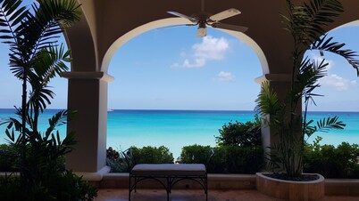 5 Porters Court, Luxury West Coast villa, 5 mins walk to beach with Beach Club  