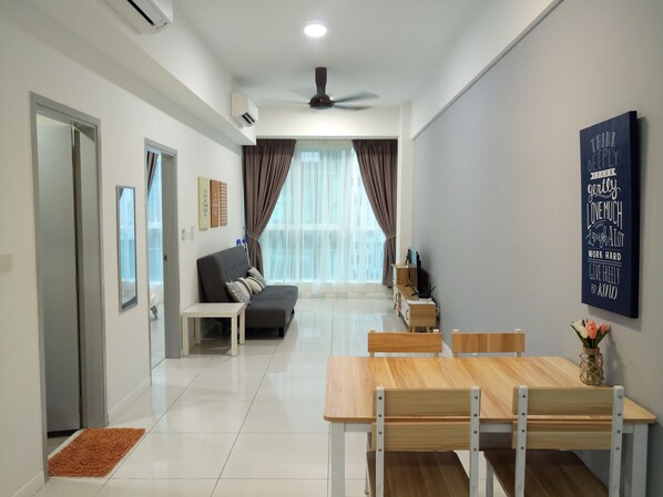 FLYPOD Family Apartment | Living room | Smart TV