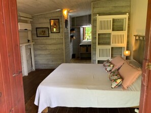 2 habitaciones, tabla de planchar con plancha, wifi y ropa de cama 