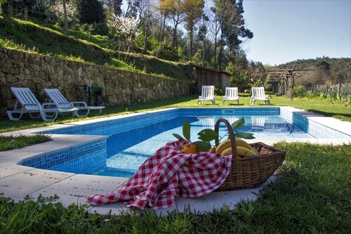 Casa do Ribeiro / Quinta da Costeira AL 80 388 Complete rental with pool.