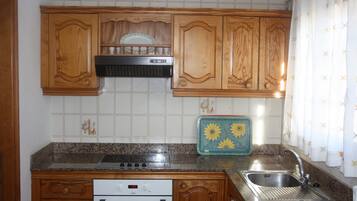 Frigorífic, microones, forn i placa de cuina