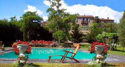 Tuscany Luxury Geräumige Villa Privater Pool Wi-Fi kostenlos in der Nähe Siena Familie Frendly