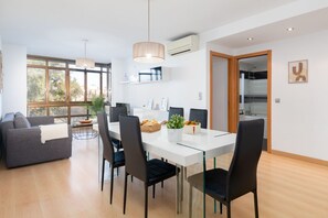 تناول الطعام