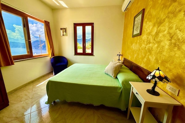 3 chambres, fer et planche à repasser, Wi-Fi, draps fournis