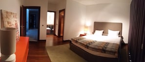 4 chambres, fer et planche Ă repasser, accĂšs Internet, draps fournis