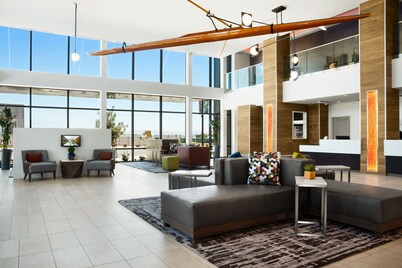 聖地牙哥南艾雷斯飯店 - 朱拉維斯塔