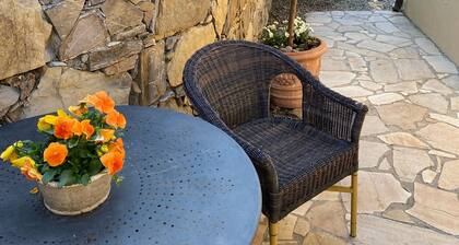 Idyllically situated, comfortable detached country house in a stylish ambience