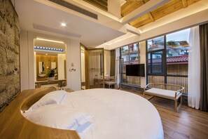 Penthouse Deluxe - 1 sovrum - badkar | Skrivbord, mörkläggningsgardiner, extrasängar och gratis wi-fi