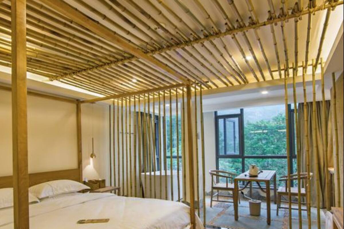 Signature Double Room | Desk, blackout drapes, rollaway beds (surcharge), WiFi (free)