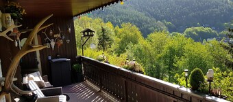 Ubicación del bosque con muy bonitas vistas panorámicas de 2 valles. 