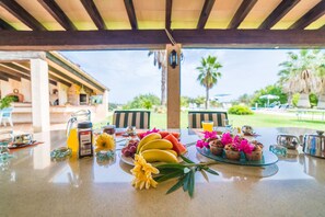 Outdoor dining - Rural villa in Mallorca Els Mitjans with pool (Arta)