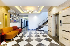 Lobby - FabHotel The Royal CM Plaza (Jaipur)