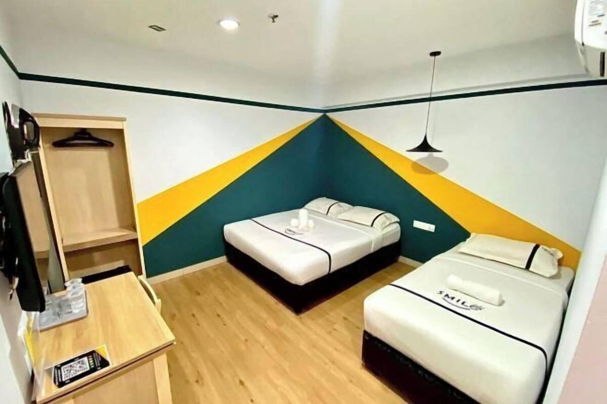 In-room safe, desk, laptop workspace, soundproofing