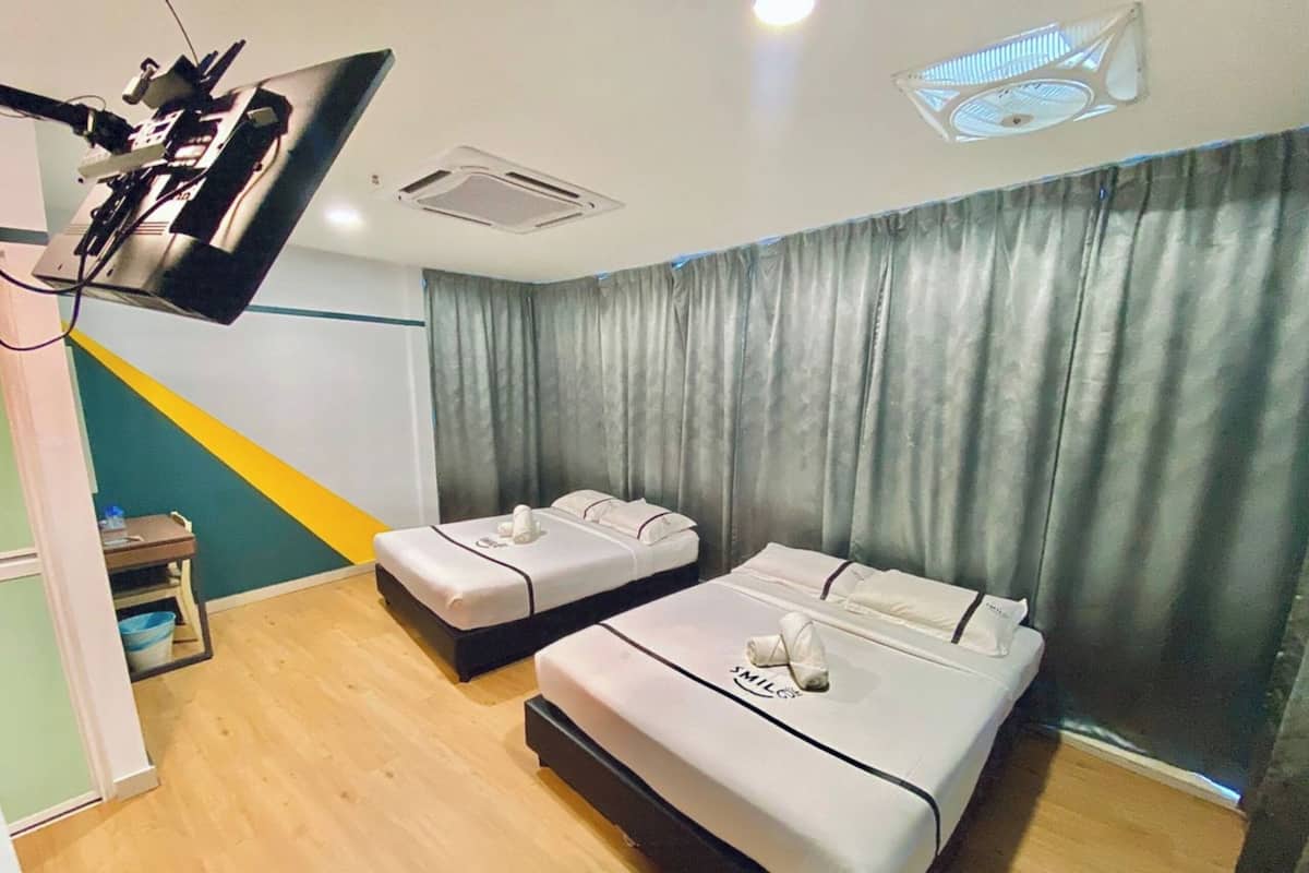 Chambre familiale | Coffre-fort, bureau, espace de travail pour ordinateurs portables