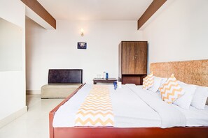 Desk, rollaway beds, free WiFi - FabExpress Parasol Residency (Gangtok)