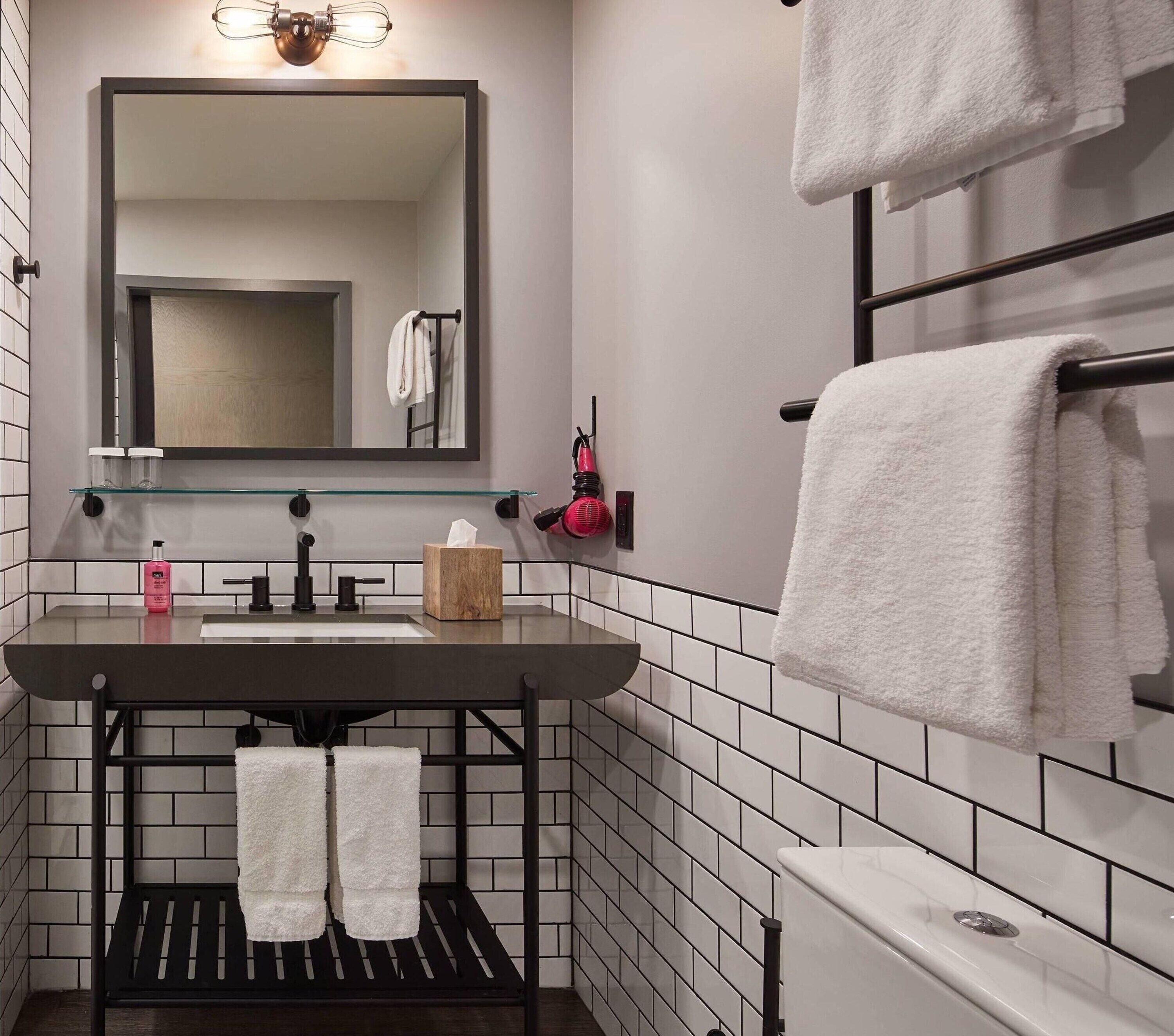 combined shower/bathtub, free toiletries, hair dryer, towels