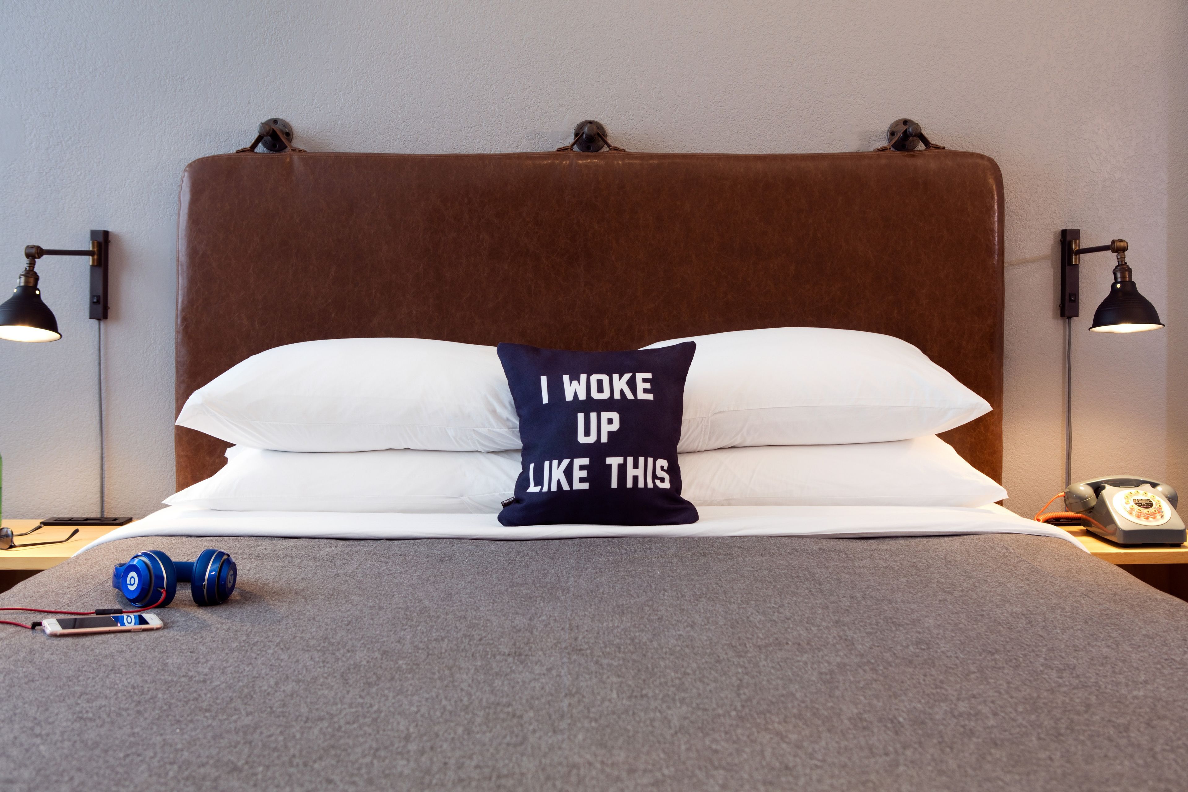 in-room safe, desk, laptop workspace, blackout curtains