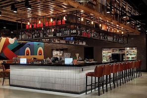 2 bares/lounges, bar na cobertura