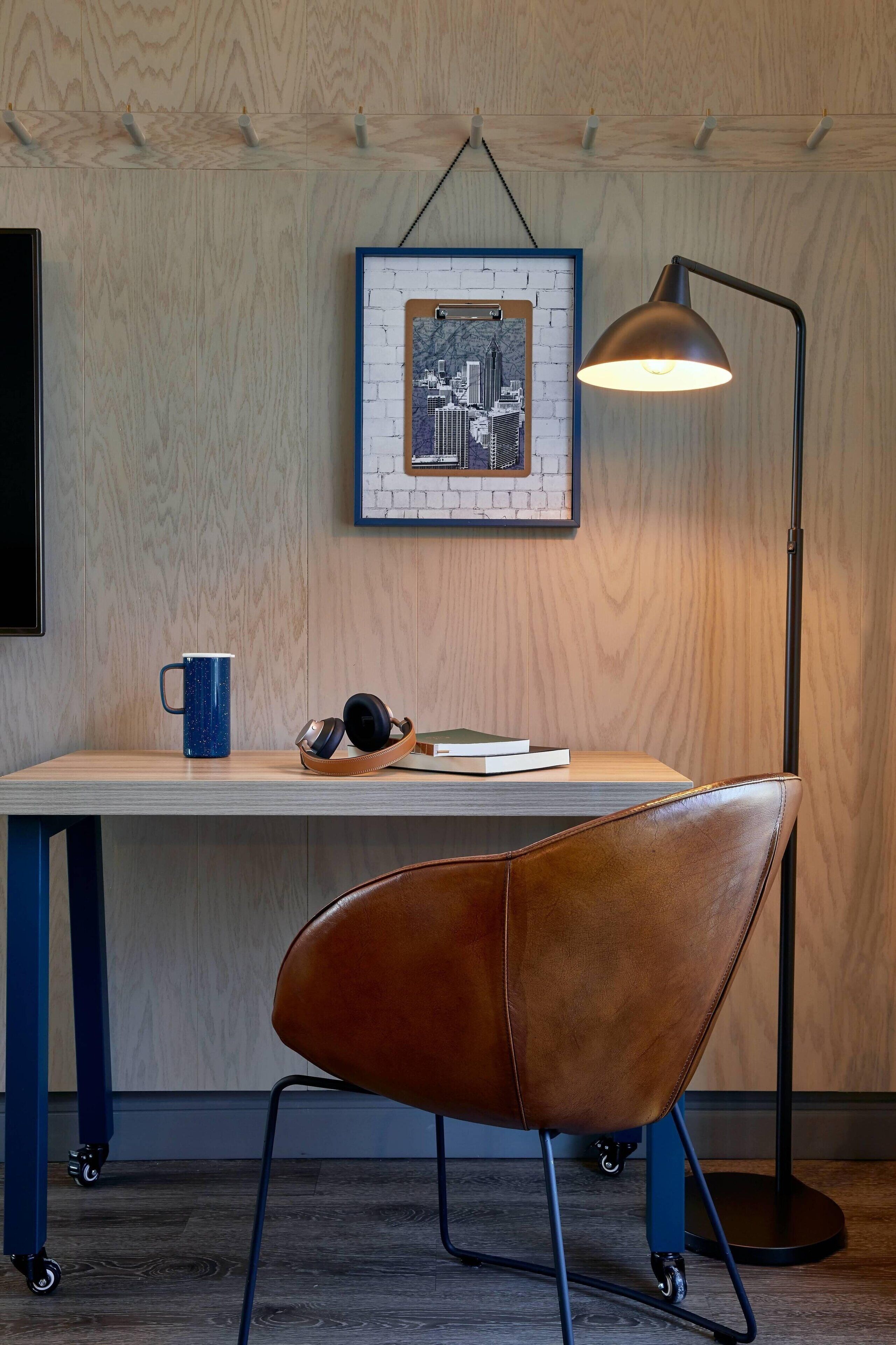 in-room safe, desk, laptop workspace, blackout curtains