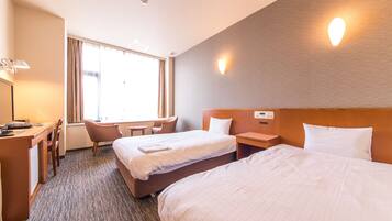 Standard Twin Room, Non Smoking | Desk, laptop workspace, blackout drapes, soundproofing