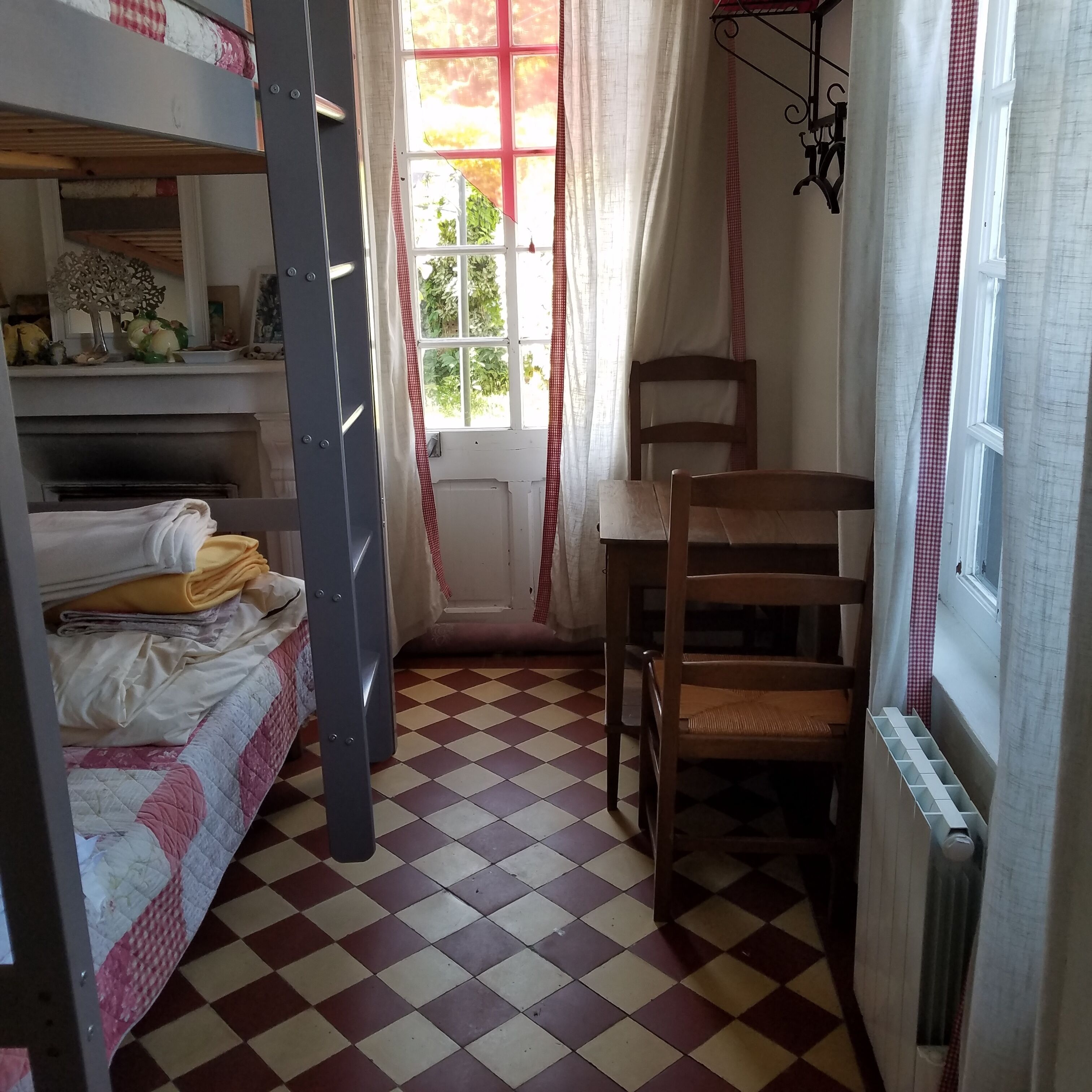 2 bedrooms, desk, iron/ironing board, free WiFi