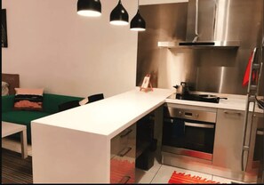 Apartment, 1 Bedroom, Non Smoking | Private kitchenette | Fridge, stovetop, cookware/dishes/utensils - M Suites by SYNC (Kuala Lumpur)