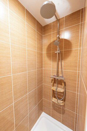 Doccia, asciugacapelli, asciugamani