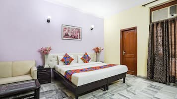 Ropa de cama de alta calidad, escritorio y sistema de insonorización