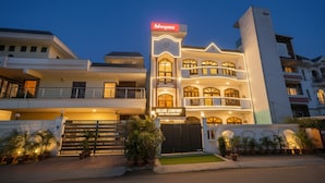 Exterior - FabHotel Ivy Inn - Nr ISKCON Temple Noida Sec 35 (Noida)