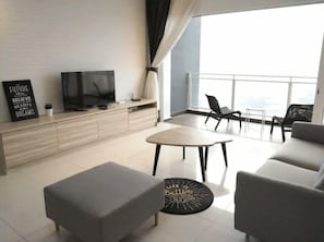 Appartement, 3 chambres, non-fumeurs | Coin séjour | Télévision à écran plat