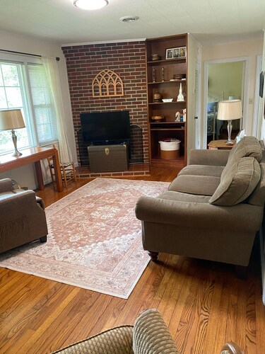 Charming Country Home In the Applachian Mountains of Northest Tennessee.