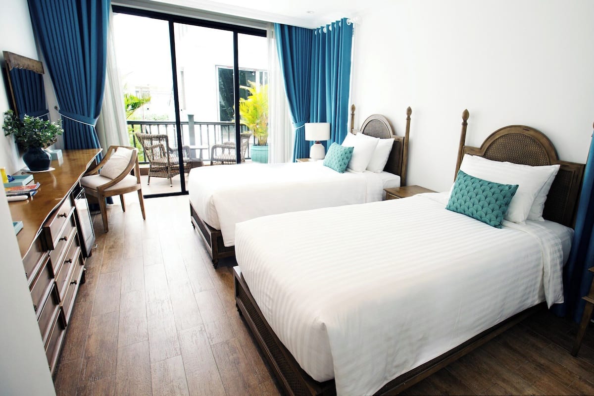 In-room safe, desk, blackout curtains, soundproofing