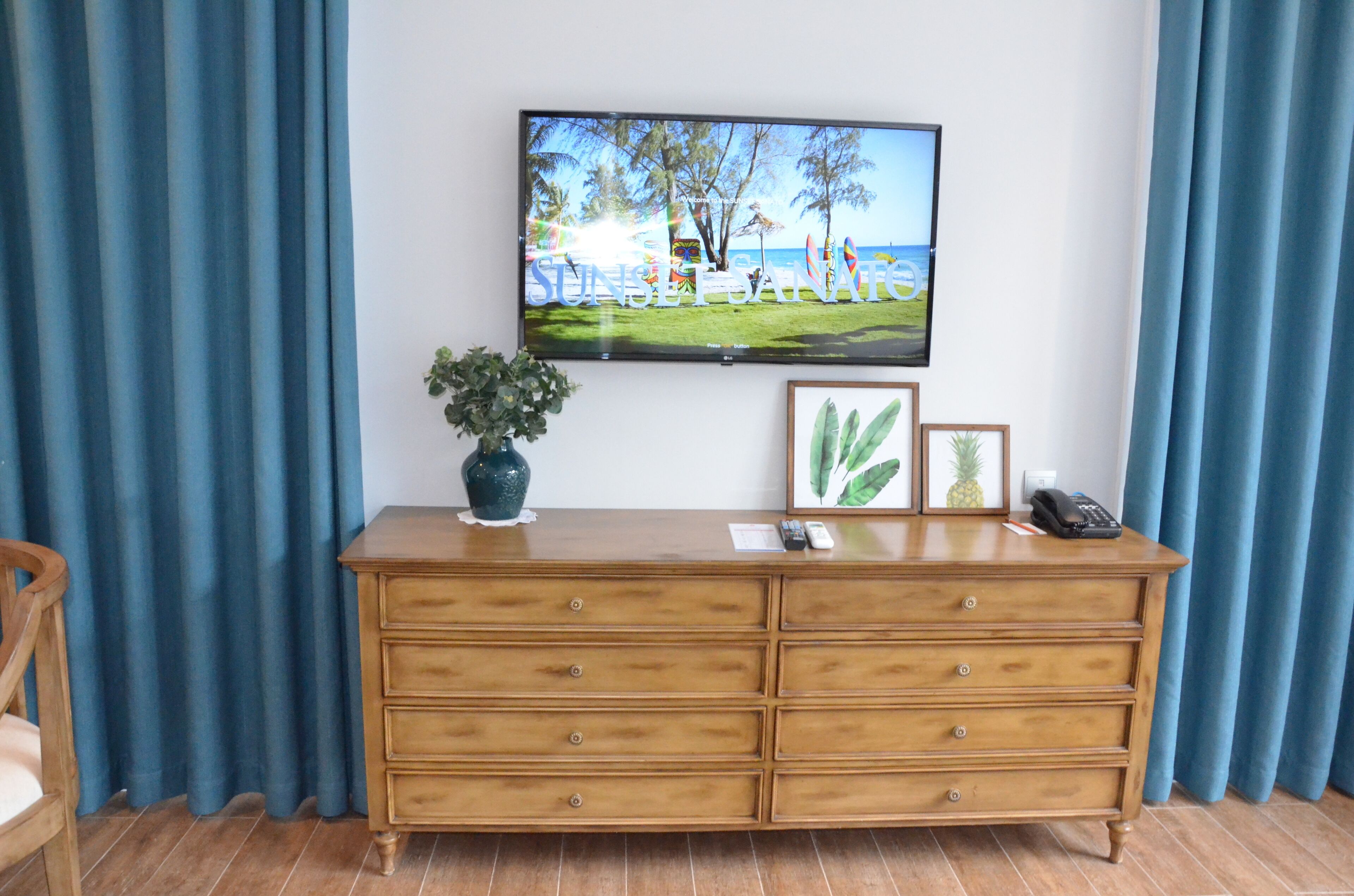 1 bedroom, in-room safe, desk, blackout curtains