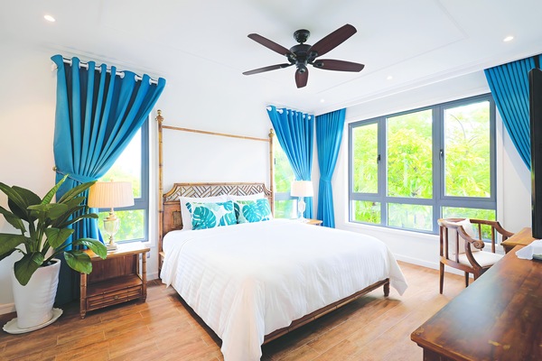 In-room safe, desk, blackout curtains, soundproofing