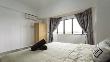 3 bedrooms, iron/ironing board, bed sheets