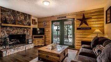 Smart TV, fireplace, DVD player, table football