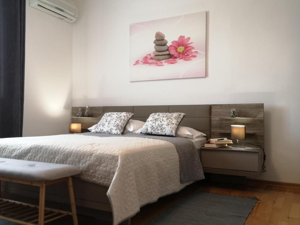 واي فاي مجانًا وملاءات أسرّة