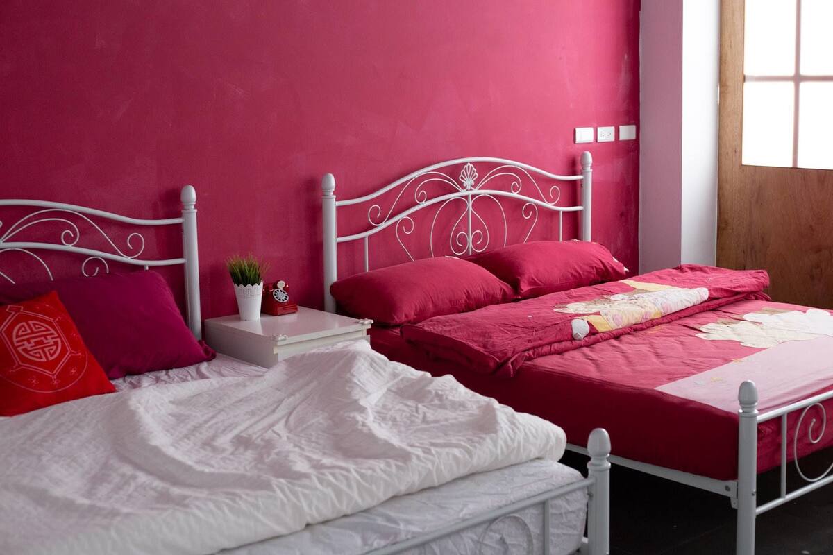 Quarto quádruplo, 2 camas de casal, para não fumantes | Wi-Fi de cortesia