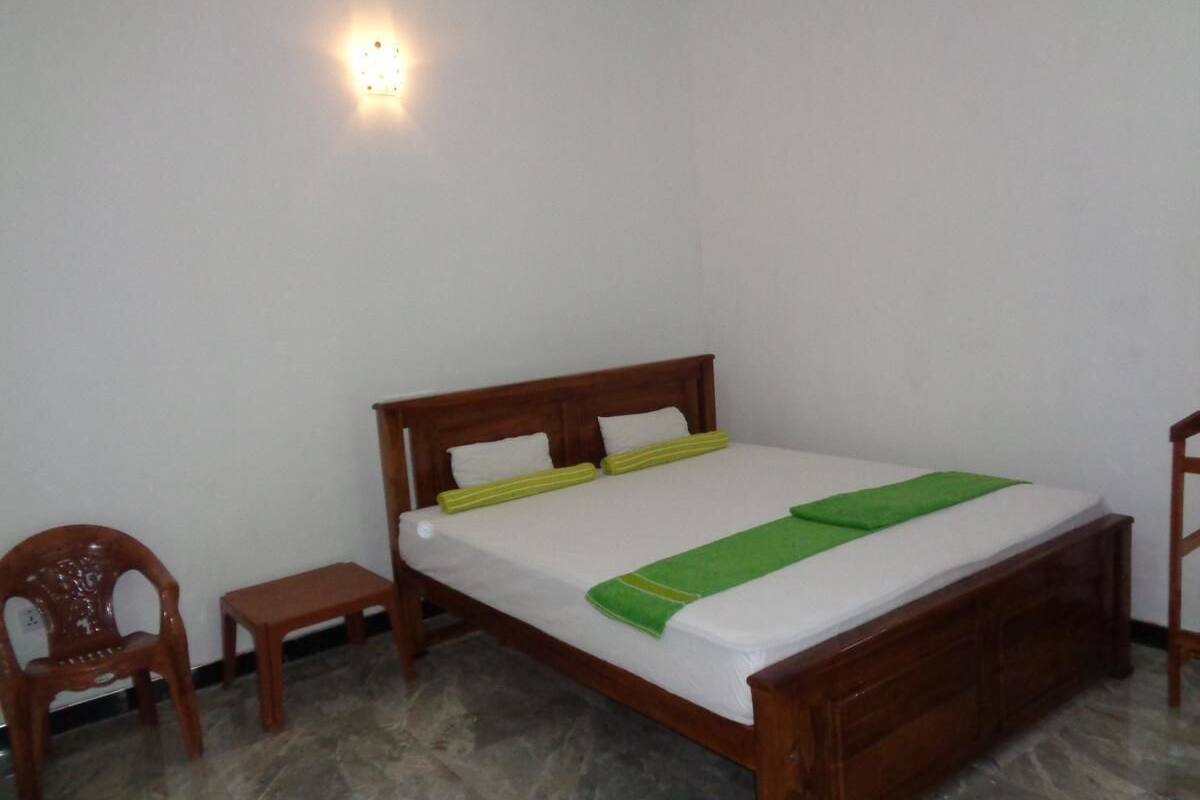 Deluxe Triple Room | Desk, blackout curtains, soundproofing, iron/ironing board (on request)